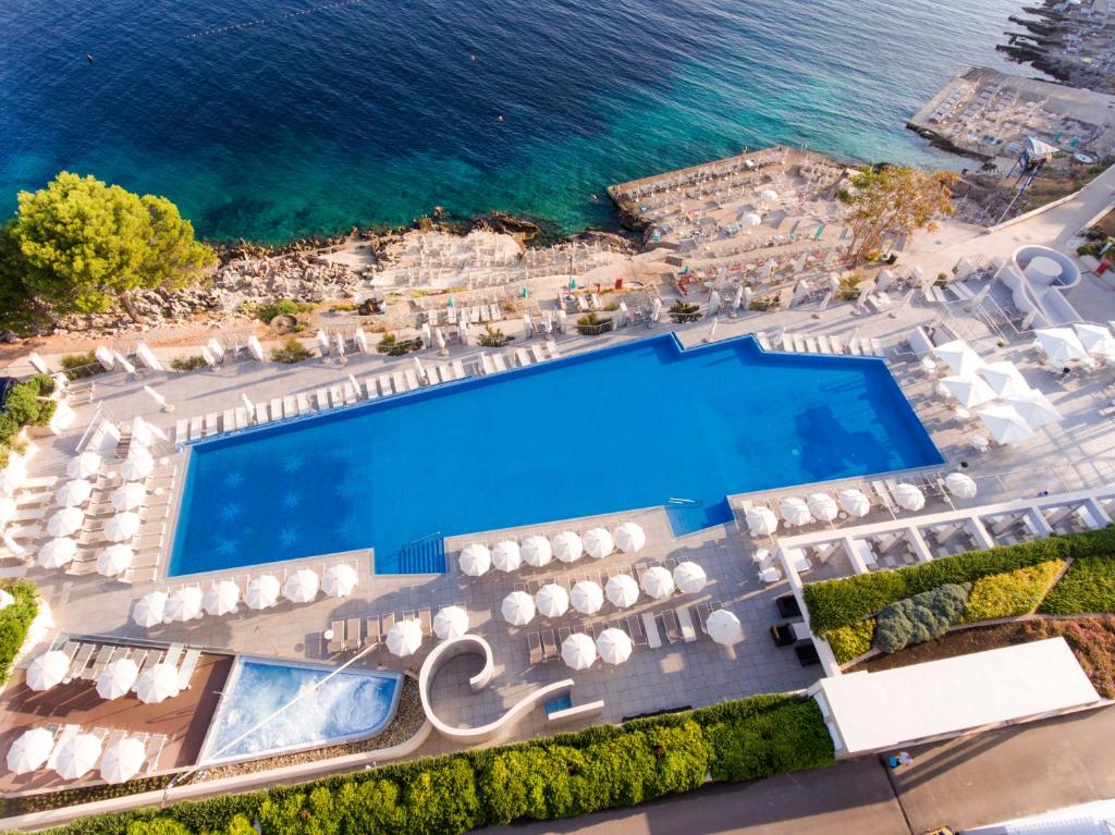 Hotel Vitality Pool view